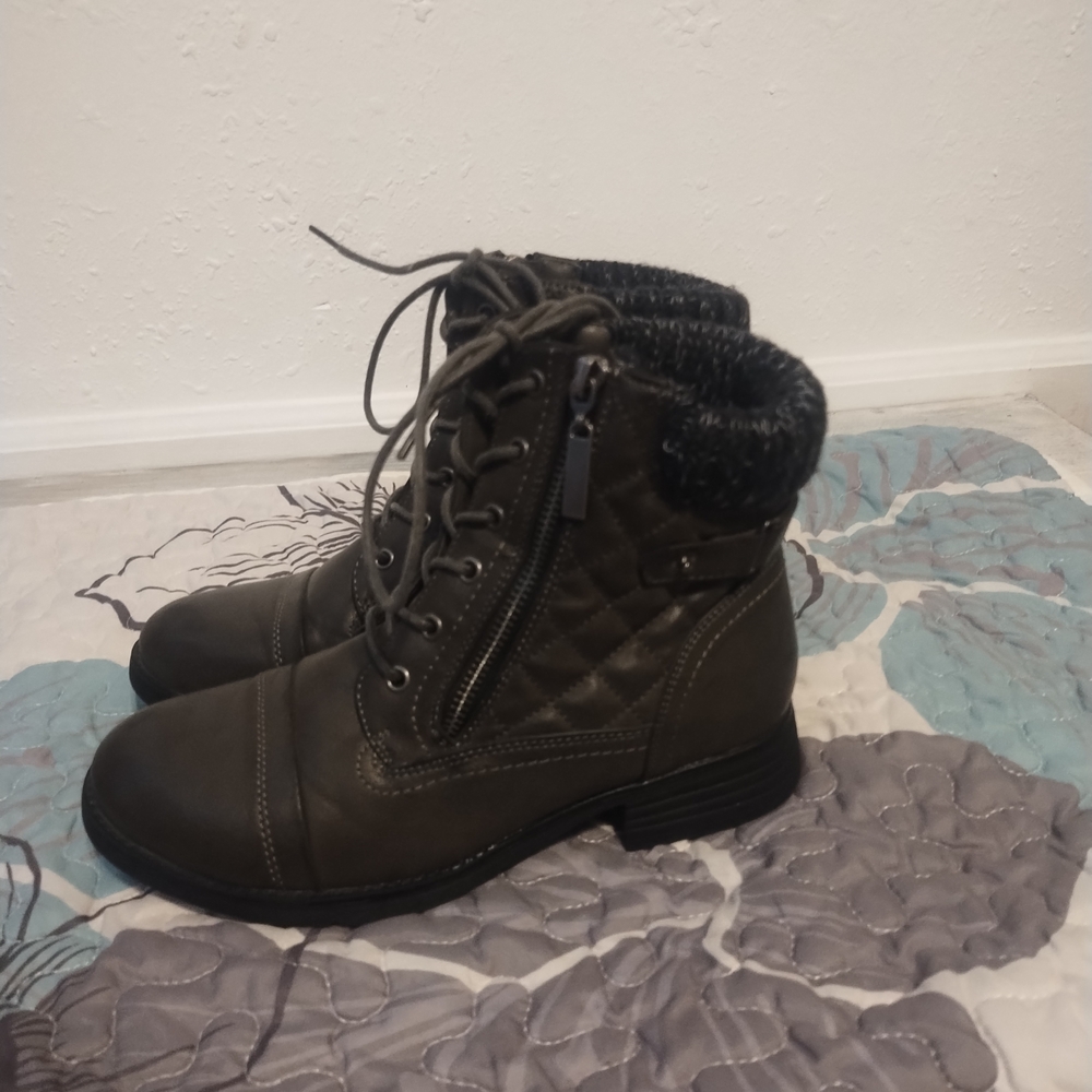STQ Women's Combat Boots Lace up Ankle Booties Size 7